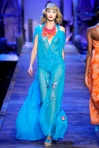 2010 Runway Fashion Shows Photos