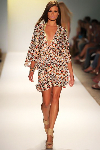 Mercedes Benz Miami 2011 Collection Cia Maritima