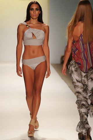 Mercedes-Benz-Fashion-Week-2011-Miami- Cia Maritima