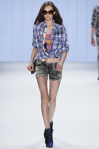 2011 Accessories Collection at Fashion Week