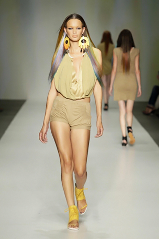 Daryl van Wouw Catwalk Fashion Show 2011