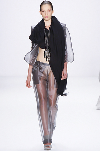 Dawid Tomaszewski Spring 2011 Collection