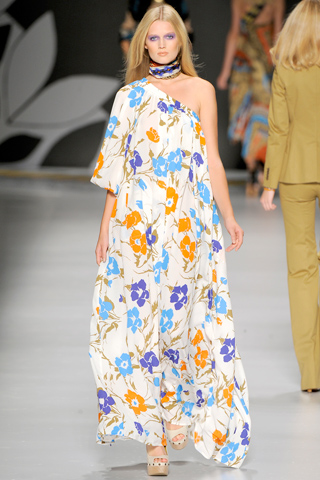 Toni Garrn 2010 Runway Shows