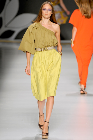 Italian Fashion Designers Spring 2011 Collection