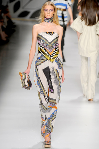 Sigrid Agren 2010 Runway Photo