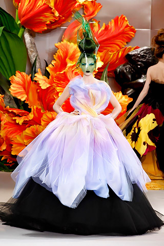 Christian Dior Fall 2010 Couture Collection