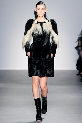 giambattista valli ready to wear fall 2011 collection 16