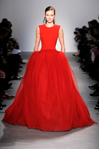 Review on Giambattista Valli Ready-to-wear Fall/Winter 2011 collection - Paris Fashion Week