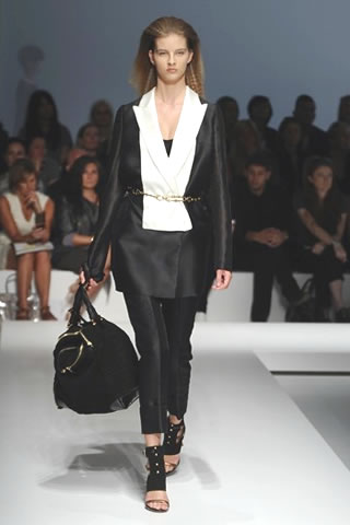 Gianfranco Ferre Spring/Summer 2010