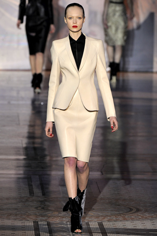 giles aw 2011 london fashion week siri tollerod