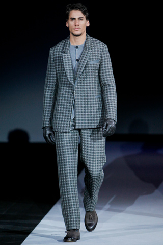 Fashion Brand Giorgio Armani 2011/2012 Collection