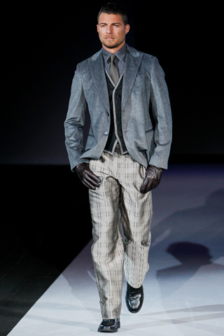 Giorgio Armani Fall/Winter 2011 Collection