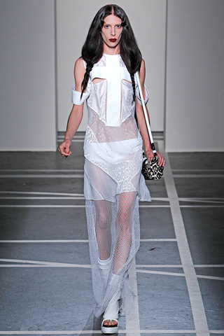 2010 Runway Fashion Shows Photos