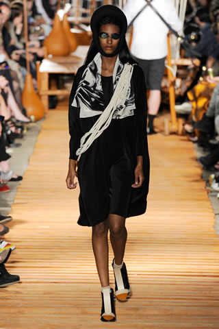 Latest Fashion Trends 2011 Collection