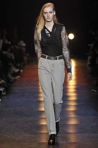 Hussein Chalayan Fall/Winter 2010/11 Collection