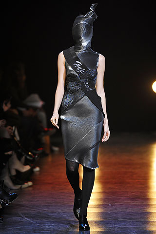 Hussein Chalayan Fall/Winter 2010/11 Collection
