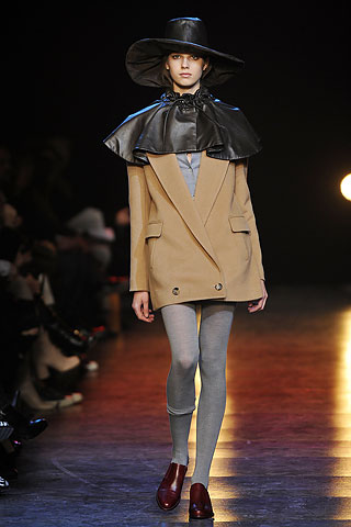 Hussein Chalayan Fall/Winter 2010/11 Collection