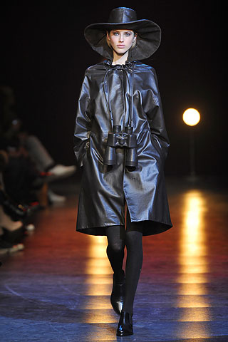 Hussein Chalayan Fall/Winter 2010/11 Collection