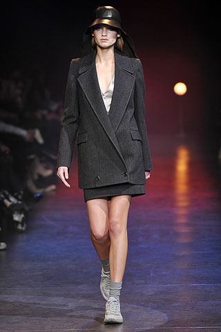 Hussein Chalayan Fall/Winter 2010/11 Collection