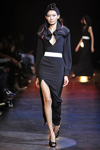 Hussein Chalayan Fall/Winter 2010/11 Collection