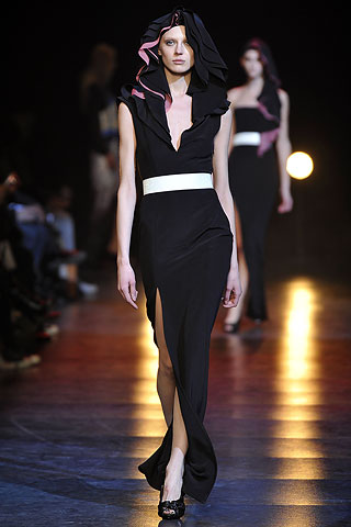 Hussein Chalayan Fall/Winter 2010/11 Collection