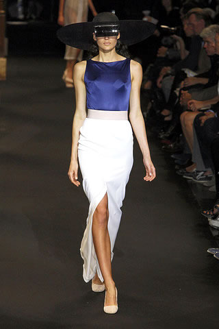 Hussein Chalayan spring/Summer 2010 Collection