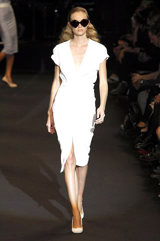 Hussein Chalayan spring/Summer 2010 Collection