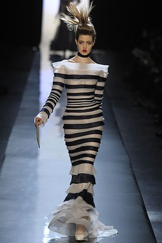 Paris Fashion Week Couture 2011 Photos