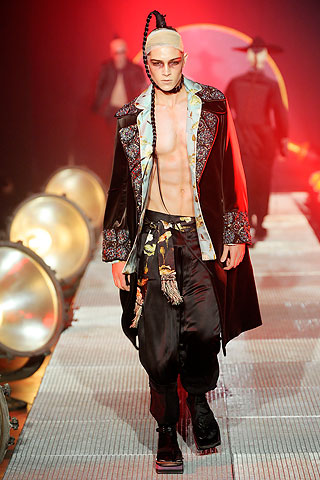 John Galliano Fall/winter 2010/11 Men's Collection