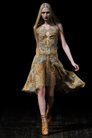 julien macdonalds aw 2011 london fashion week 8