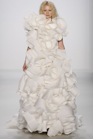 Lever Coutures at Berlin Latest Fashion Week Collection