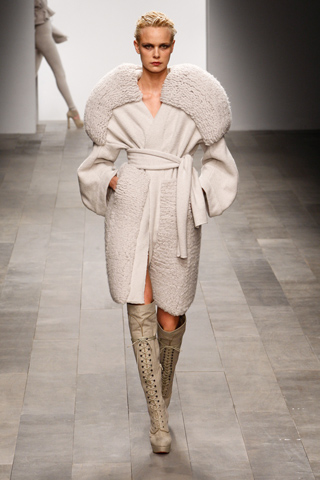 mark fast aw 2011 london fashion week dewi driegen