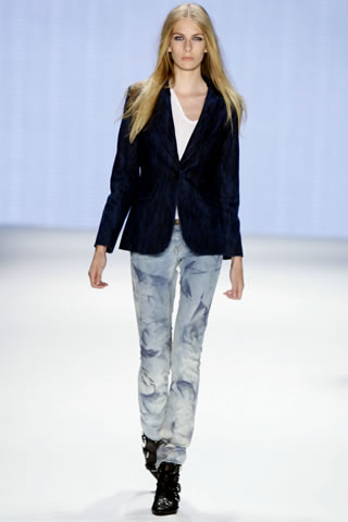 Mavi Latest Mercedes Benz Fashion Collection