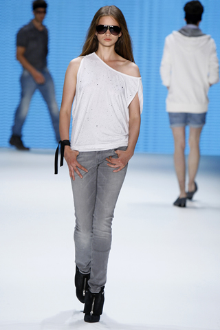 Latest MBFW Summer Collection 2011 By Mavi