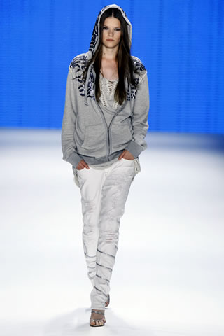 Mavi at Mercedes Benz Fashion Week 2011