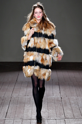 moschino cheap and chic milan fashion week fall 2011 collection 3