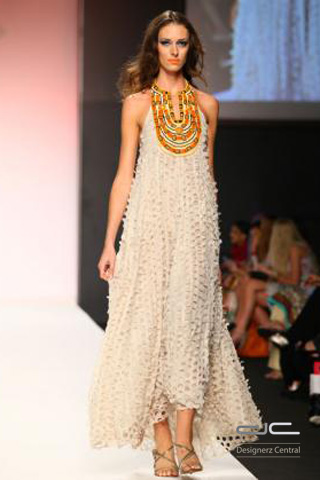 MUMBAI Se presents Reynu Taandon Fall Winter Fashion 2011