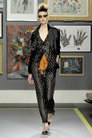 Spring 2011 Fashion Shows Pictures