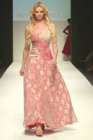 Dubai Fashion Week 2010 News