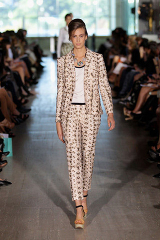 Lisa ho Show 2011 Fashion