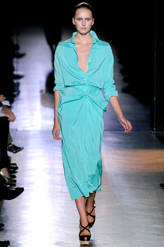 Roland Mouret Spring 2010 Ready To Wear Collection