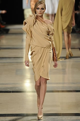 Stephane Rolland Spring 2011 Couture Show
