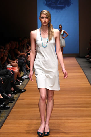 La Vie by Michelle DeCourcy - Spring/Summer 2010 Collection