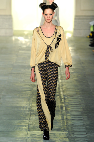 unique aw2011 lfw collection lauren brown