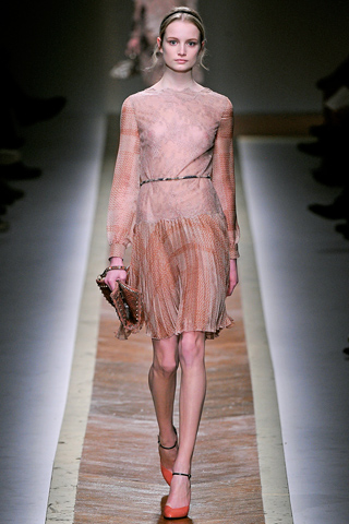 valentino ready to wear fall 2011 collection 17
