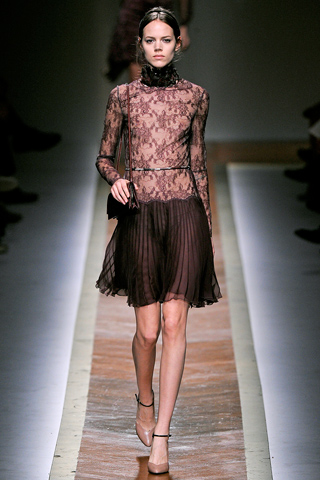 valentino ready to wear fall 2011 collection 26