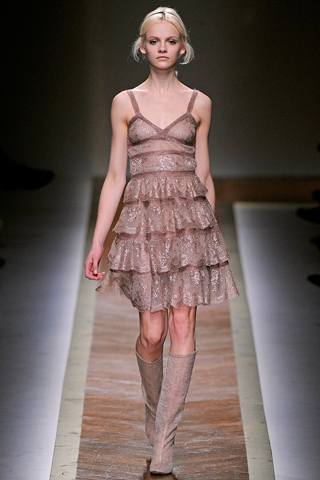 valentino ready to wear fall 2011 collection 34