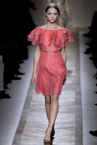 Sasha Pivovarova In Valentino Spring Summer 2011