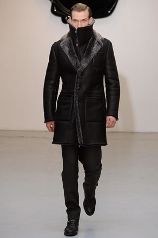 Fashion Brand Viktor & Rolf 2011 Men's Design