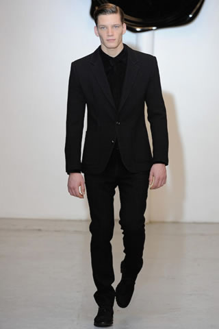 Fashion Brand Viktor & Rolf 2011/2012 Collection